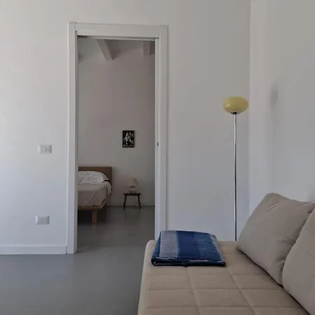 Petite Maison Pres De La *