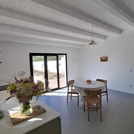 Feriehus Petite Maison Pres De La Noto