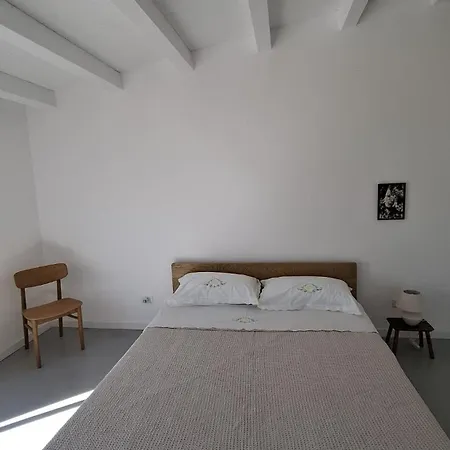 Petite Maison Pres De La