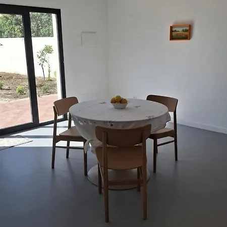 Petite Maison Pres De La *