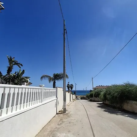 Petite Maison Pres De La * Noto